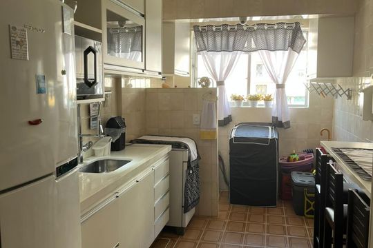 Cozinha de apartamento para alugar com 3 quartos, 90m² em Jardim Luciana, Praia Grande