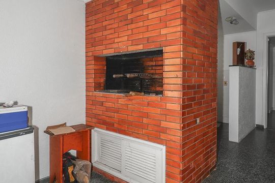 Garagem de casa para alugar com 3 quartos, 232m² em Chácara das Pedras, Porto Alegre