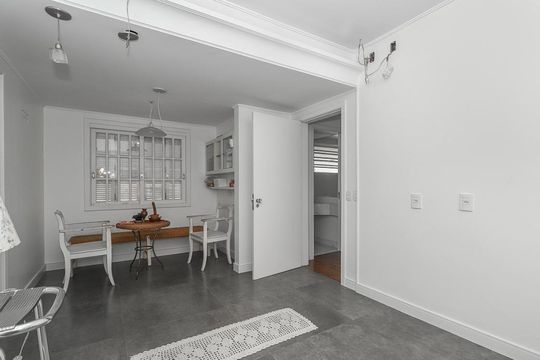 Cozinha de casa para alugar com 3 quartos, 232m² em Chácara das Pedras, Porto Alegre