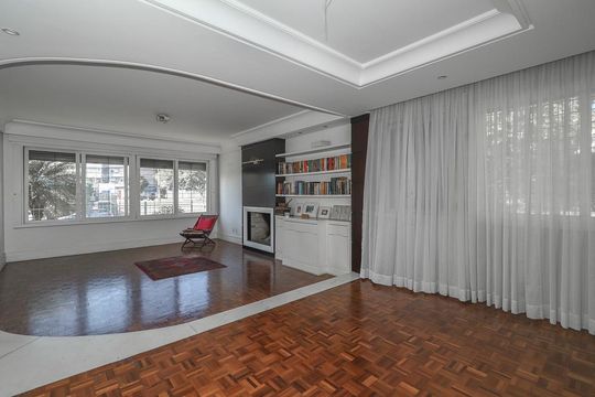 Casa para alugar com 3 quartos, 232m² em Chácara das Pedras, Porto Alegre
