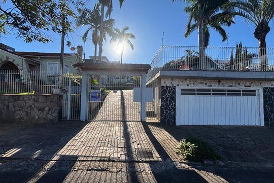 Fachada de casa à venda com 2 quartos, 400m² em Jardim Mauá, Novo Hamburgo