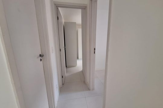 Corredor de apartamento à venda com 2 quartos, 70m² em Recreio dos Bandeirantes, Rio de Janeiro