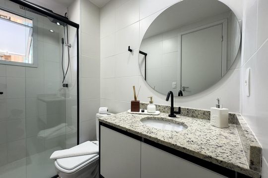 Banheiro de apartamento à venda com 1 quarto, 25m² em Vila Olímpia, São Paulo