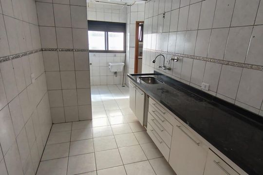 Cozinha de apartamento à venda com 3 quartos, 75m² em Vila do Castelo, São Paulo