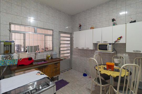 Cozinha de casa para alugar com 1 quarto, 180m² em Jardim Primeiro de Maio (chacara Fazendinha), Osasco