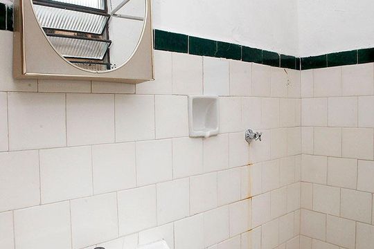 Banheiro de apartamento para alugar com 1 quarto, 40m² em Centro Histórico, Porto Alegre