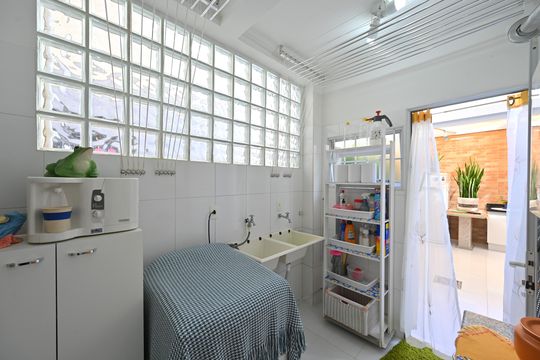 Lavanderia de casa à venda com 3 quartos, 120m² em Bosque da Saúde, São Paulo