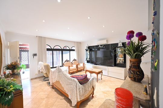 Sala de casa à venda com 3 quartos, 120m² em Bosque da Saúde, São Paulo