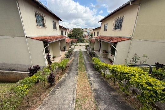 Área externa de casa à venda com 2 quartos, 100m² em Céu Azul, Belo Horizonte