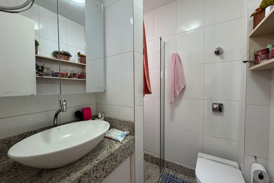 Banheiro de apartamento à venda com 3 quartos, 69m² em Manacás, Belo Horizonte