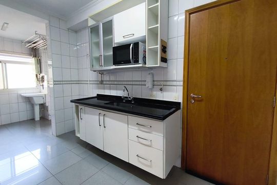 Cozinha de apartamento para alugar com 3 quartos, 139m² em Tamboré, Santana de Parnaíba