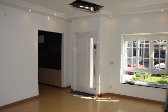 Casa de Condomínio para alugar com 4 quartos, 270m² em Jardim Barbacena, Cotia