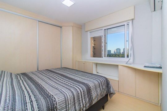 Suíte de apartamento à venda com 3 quartos, 113m² em Chácara das Pedras, Porto Alegre