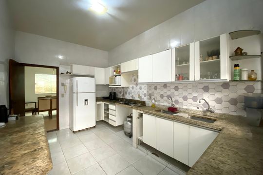 Cozinha de casa para alugar com 3 quartos, 300m² em Niteroi, Betim
