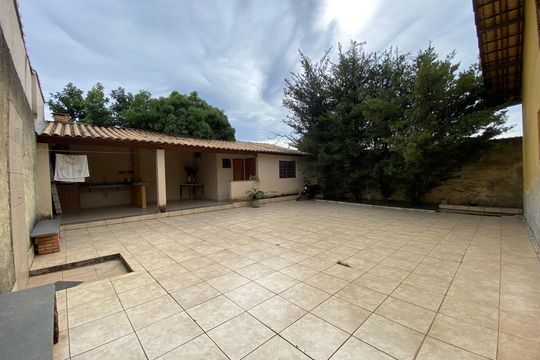 Quintal de casa para alugar com 3 quartos, 300m² em Niteroi, Betim