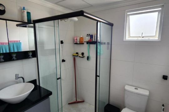 Banheiro de apartamento à venda com 2 quartos, 52m² em Cidade Ademar, São Paulo