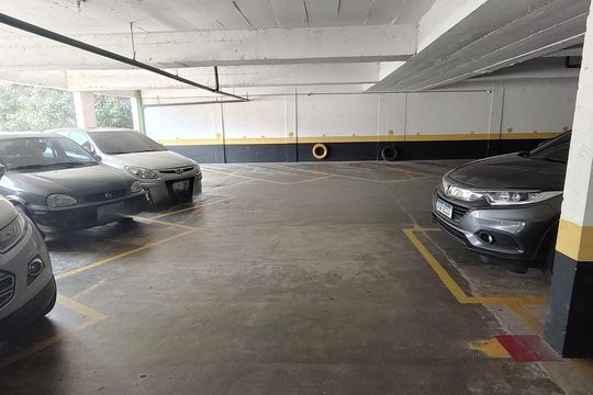 Garagem de apartamento à venda com 2 quartos, 52m² em Cidade Ademar, São Paulo