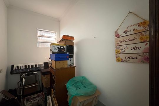 Casa para alugar com 4 quartos, 220m² em Vila Guedes, São Paulo