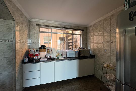Casa para alugar com 4 quartos, 220m² em Vila Guedes, São Paulo