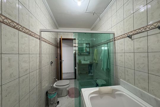 Casa para alugar com 4 quartos, 220m² em Vila Guedes, São Paulo