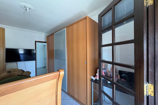 Casa para alugar com 4 quartos, 220m² em Vila Guedes, São Paulo