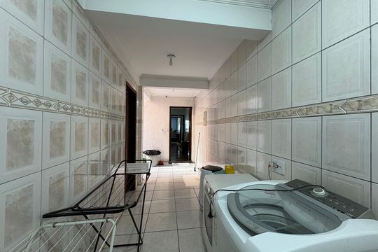 Casa para alugar com 4 quartos, 220m² em Vila Guedes, São Paulo