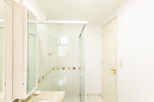 Banheiro de apartamento para alugar com 2 quartos, 75m² em Vila Olímpia, São Paulo