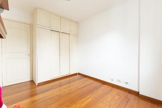 Quarto 2 de apartamento para alugar com 2 quartos, 75m² em Vila Olímpia, São Paulo