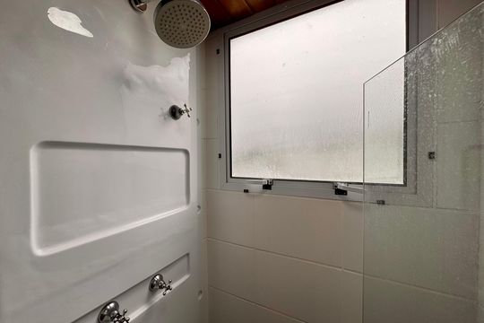 Banheiro Social de apartamento para alugar com 2 quartos, 44m² em Vargem Grande, Rio de Janeiro
