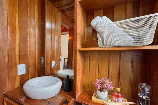 Banheiro Social de apartamento para alugar com 2 quartos, 44m² em Vargem Grande, Rio de Janeiro