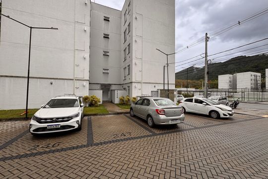 Fachada de apartamento para alugar com 2 quartos, 44m² em Vargem Grande, Rio de Janeiro