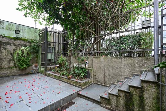 Quintal de casa à venda com 3 quartos, 200m² em Parque Assuncao, Taboão da Serra