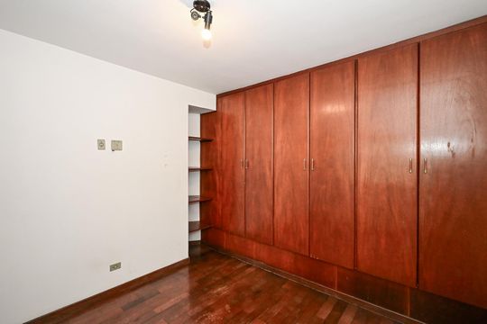 Suíte de casa à venda com 3 quartos, 200m² em Parque Assuncao, Taboão da Serra