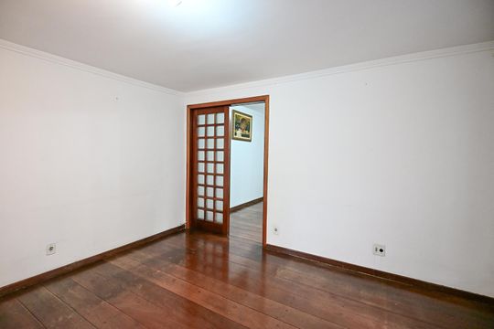 Sala de casa à venda com 3 quartos, 200m² em Parque Assuncao, Taboão da Serra