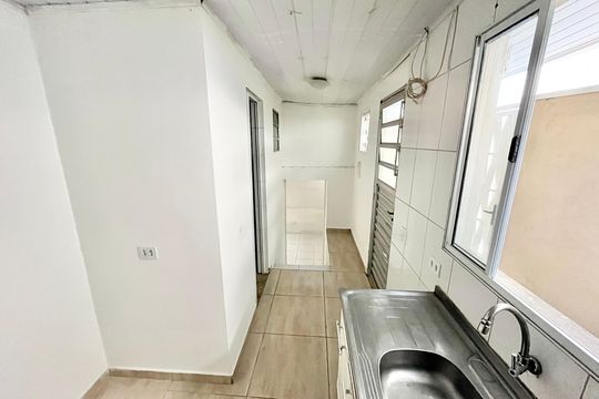 Cozinha de casa para alugar com 1 quarto, 40m² em Vila Diva, São Paulo