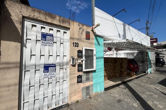 Fachada de casa para alugar com 1 quarto, 40m² em Vila Diva, São Paulo