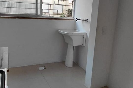 Área de serviço de apartamento para alugar com 1 quarto, 48m² em Vila Jardim, Porto Alegre