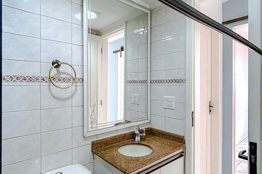 Banheiro de apartamento à venda com 2 quartos, 57m² em Vila Gomes Cardim, São Paulo