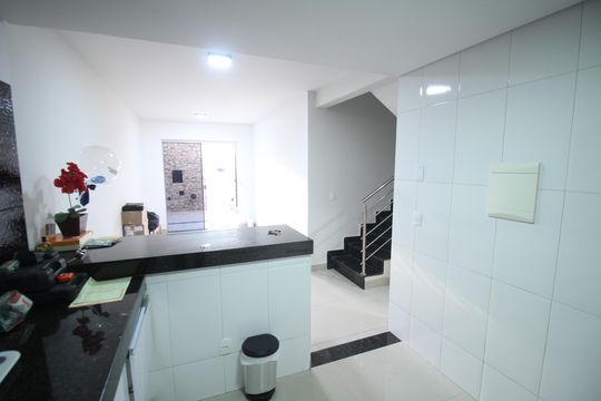 Cozinha de casa para alugar com 3 quartos, 300m² em Europa, Contagem