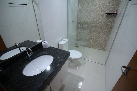 Banheiro 2 de casa para alugar com 3 quartos, 300m² em Europa, Contagem