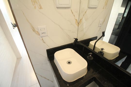 Banheiro Social 3 de casa para alugar com 3 quartos, 300m² em Europa, Contagem