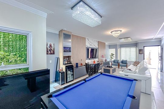 Sala de casa à venda com 4 quartos, 213m² em Penha de França, São Paulo