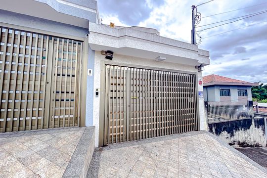 Fachada com Plaquinha de casa à venda com 4 quartos, 213m² em Penha de França, São Paulo