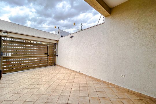 Garagem de casa à venda com 4 quartos, 213m² em Penha de França, São Paulo