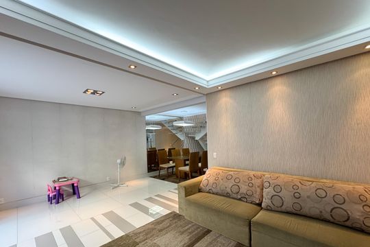 Sala de casa de condomínio à venda com 3 quartos, 232m² em Dos Casa, São Bernardo do Campo