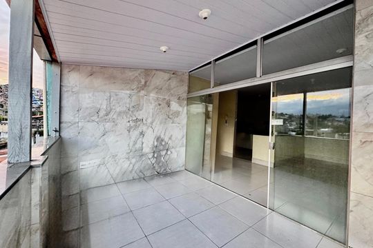 Varanda  de casa para alugar com 3 quartos, 100m² em Cachoeirinha, Belo Horizonte