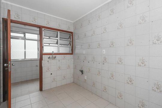 Cozinha de apartamento para alugar com 2 quartos, 66m² em Jardim Lindóia, Porto Alegre