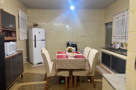 Casa à venda com 4 quartos, 200m² em Realengo, Rio de Janeiro