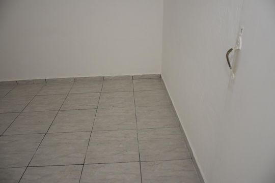 Quarto de casa para alugar com 2 quartos, 45m² em Jardim Florida, Embu das Artes