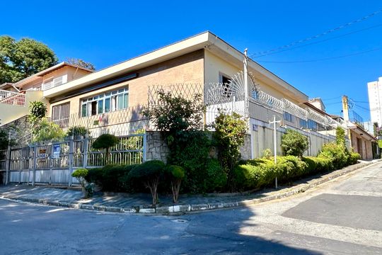 Fachada do imóvel  de casa à venda com 4 quartos, 354m² em Vila Rosália, Guarulhos